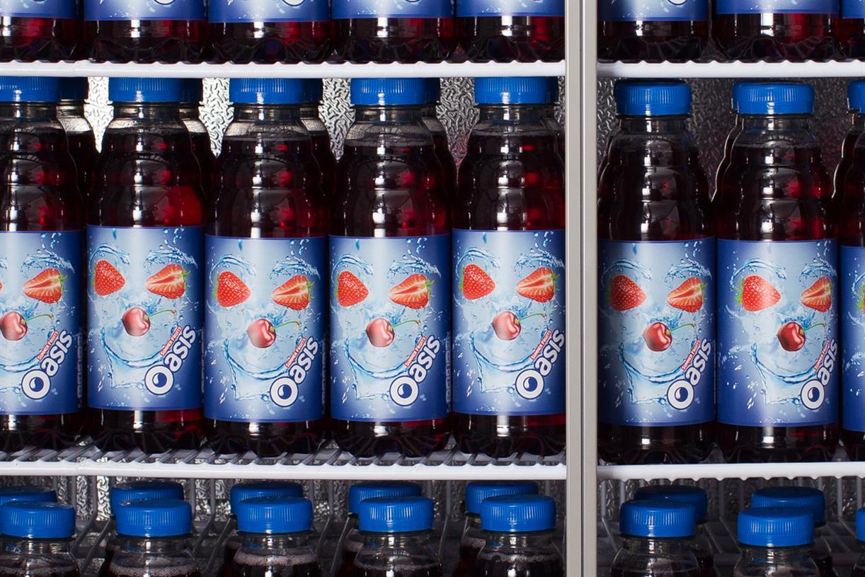 Oasis launches 'face-swappable' bottles