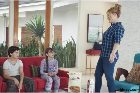Amy Schumer isn't the only star in funny new Old Navy spots