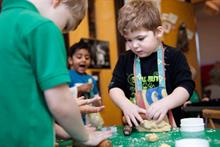 Early Years Science: part 1 - Forces Early Years Science: part 1 - Forces