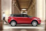 Range Rover kicks off global ad campaign to celebrate 'captivating' design