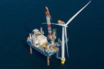 A Siemens 3.6MW turbine being installed at Anholt