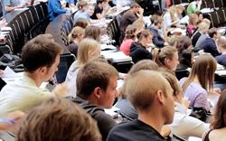 Meningitis C student vaccination programme extended