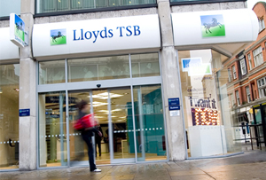 Another 990 jobs go at Lloyds