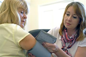 Hypertension in middle age 'raises dementia risk' decades later