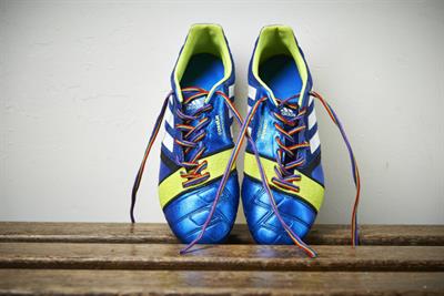 Premier League and Manchester United join 'Rainbow Laces' campaign