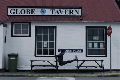 Argentina: broadcasts controversial Falklands ad