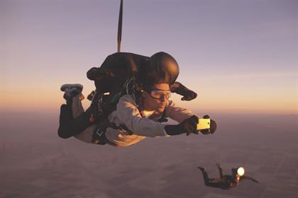 HTC One 'Freefall Fashion Shoot'