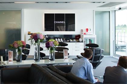 7 Heaven:new aiport advertising medium displayed at Farnborough Airport