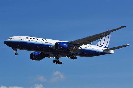 A United Airlines plane (©Eluveitie)