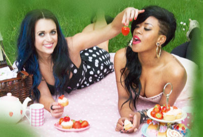 Katy Perry and Rihanna lookalikes were photographed hosting an event