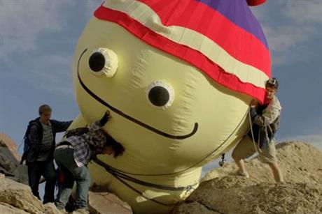Cadbury's Wispa: 'five friends, one mountain and a very big inflatable' by Fallon
