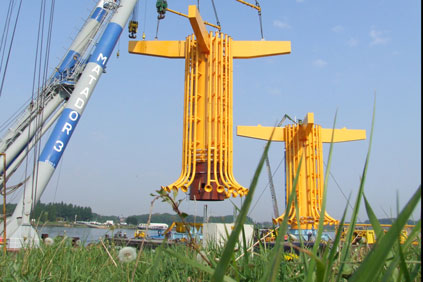 London Array under construction in the Thames estuary