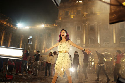 Deutsche Telekom 'Katy's project: pop video' by Saatchi & Saatchi