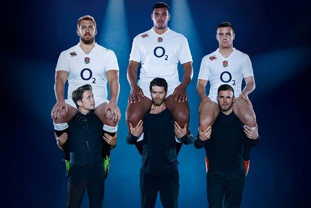 O2: Take That hold up England Rugby players in latest 'Wear the Rose' ad