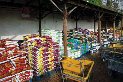 Peat products: growing-media sales dropped in 2012 and prices are now on the rise due to a peat shortage - image: HW