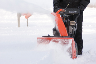 Ariens Sno-Thro Compact24 - Image: Countax