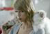 Taylor Swift drowns in kittens in Diet Coke campaign
