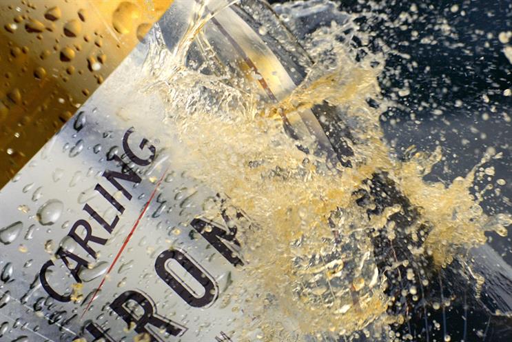 Alcohol ads: pressure groups want lower exposure in the short term and total ban in the long term