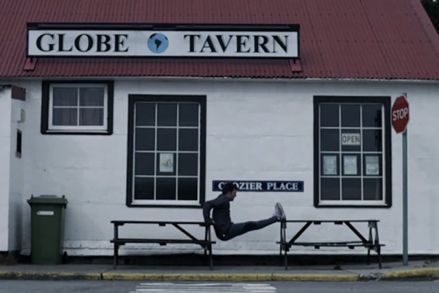 Argentina: broadcasts controversial Falklands ad