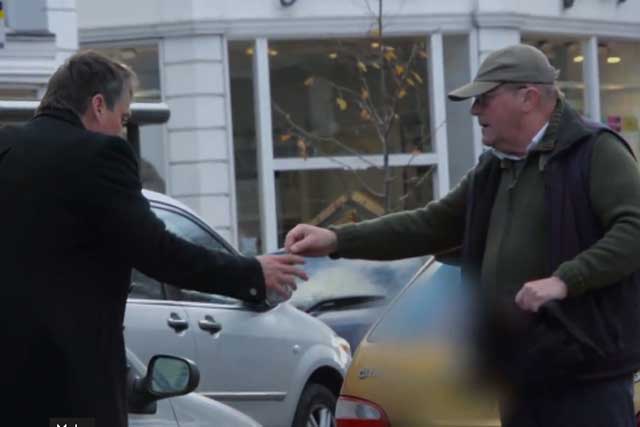 Confused.com: films 'drunk' driver stunt