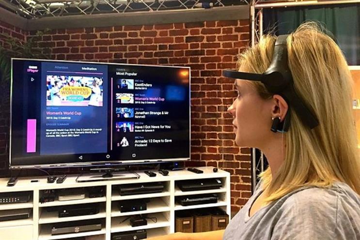 Remote control: choosing BBC iPlayer programmes through an EEG headset