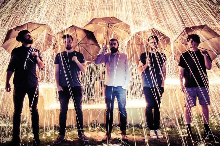 Nikon: inviting ‘generation content’ to share their experiences