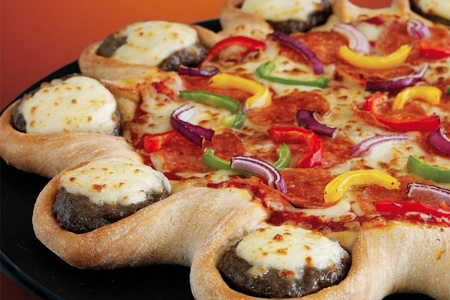 Pizza Hut: cheeseburger crust campaign