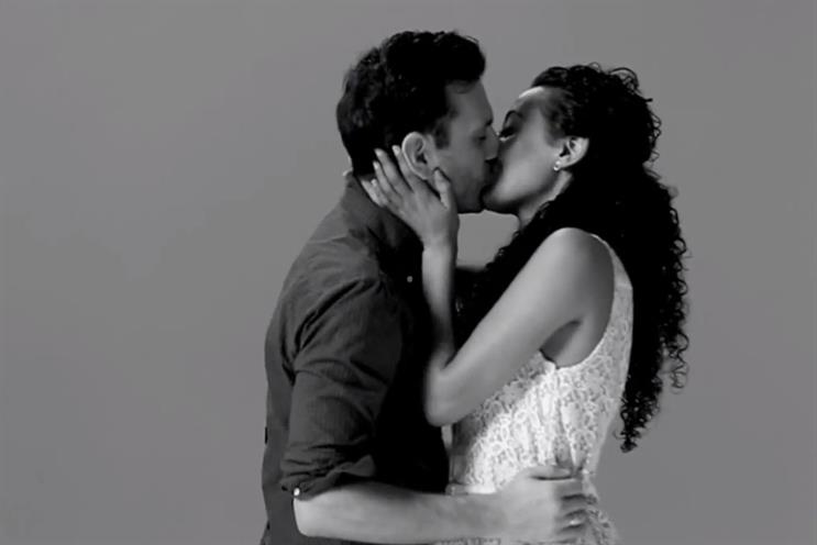 Wren Studio: first Kiss viral tops chart
