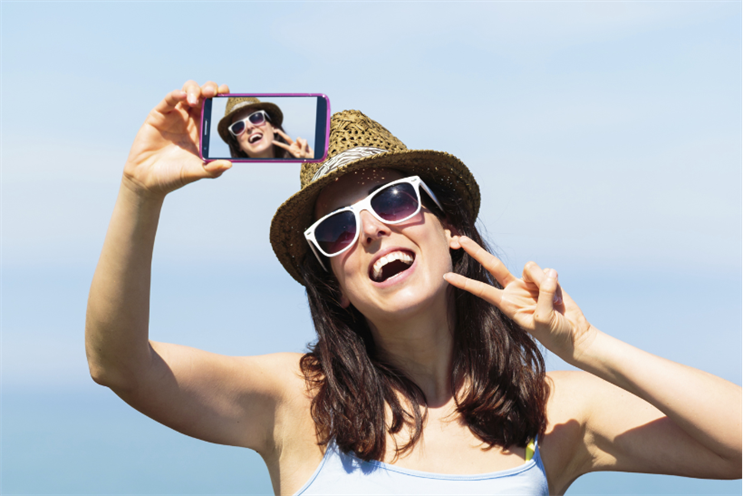 Media leaders call on people to break from the selfie