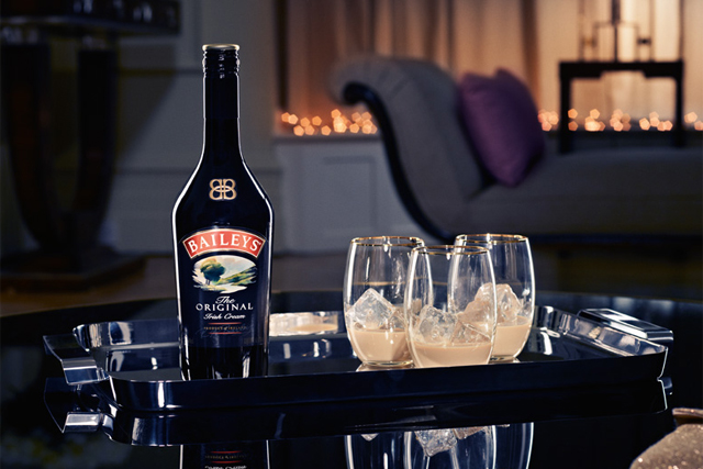 Baileys: backs fiction prize