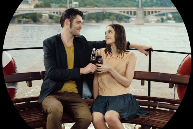 Coke Zero: runs James Bond themed campaign