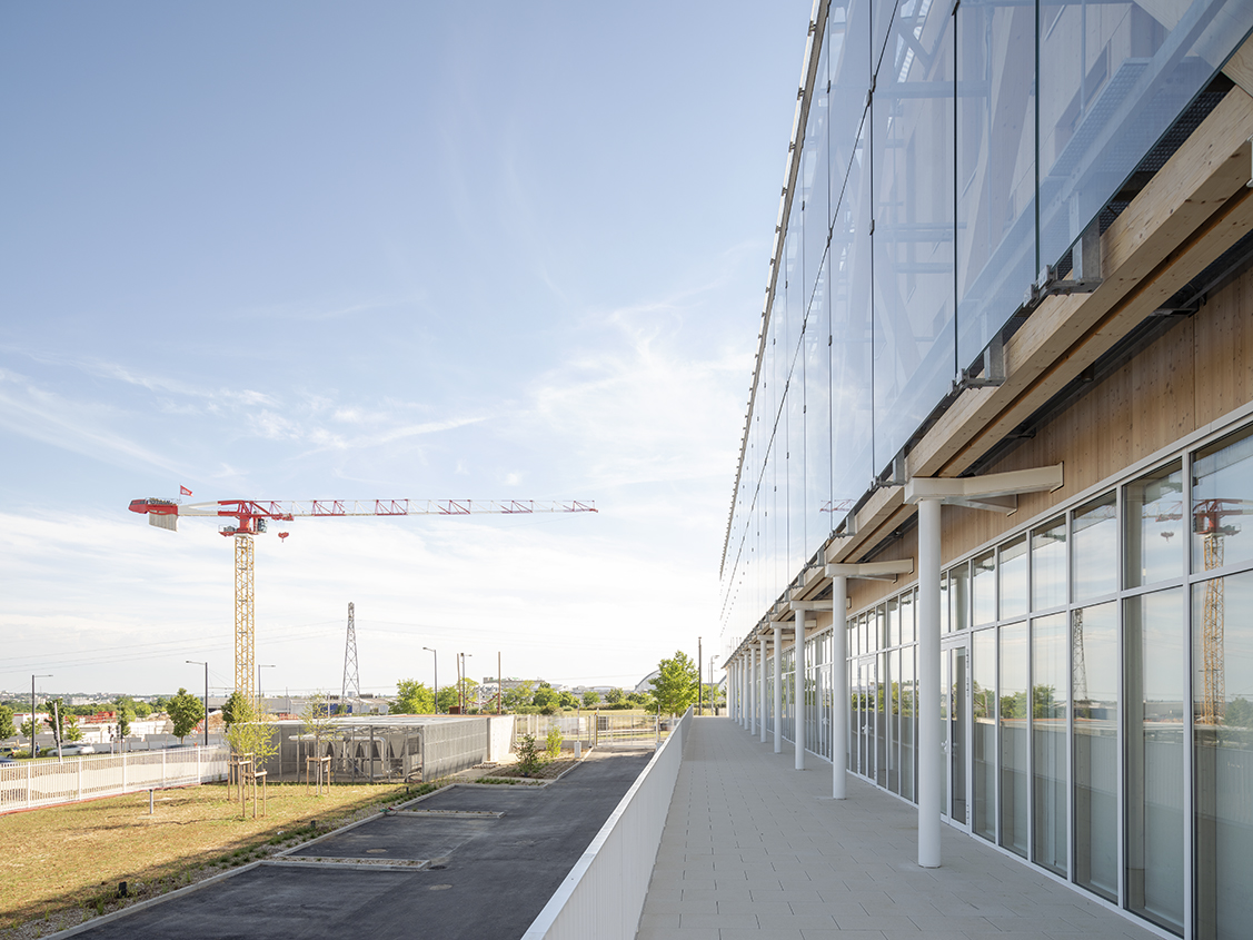 Timber office building of bank CEBFC