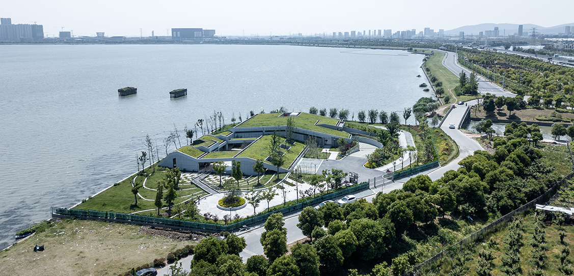Designing for Hiding：Suzhou Dongtaihu Lake Warehouse for Flood Control - Tus-Design Group Co., Ltd