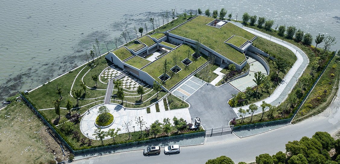 Designing for Hiding：Suzhou Dongtaihu Lake Warehouse for Flood Control - Tus-Design Group Co., Ltd