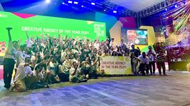 Eshakdagi qorqinchli ayol Rus tilida aldash haqida erotikani tomosha qilish