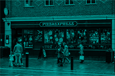 American PizzaExpress waiter called ‘yank’ by colleague awarded £5k for race harassment