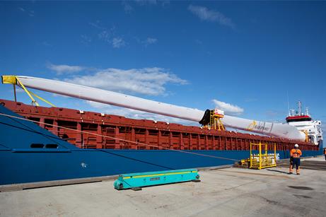 Blade Dynamic' modular blade arrives at the ORE Catapult testing centre in Blyth