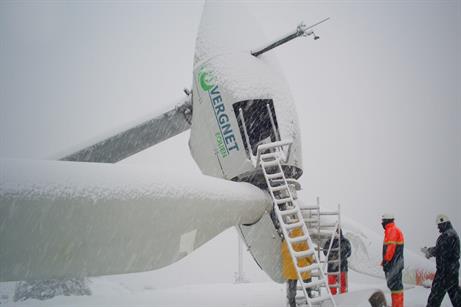 The turbine can be lowered in adverse weather