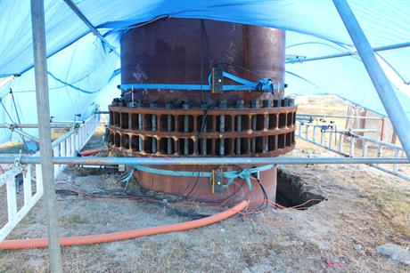 The instruments were placed on and in the piles, to allow validation of the results