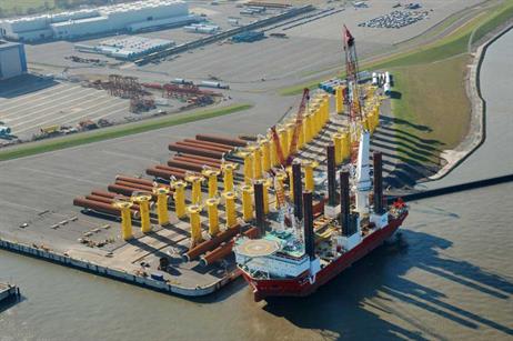 Cuxport worked with Ballast Nedam Offshore to ensure the 600-ton monopiles were sealed before transportation to the site. 

