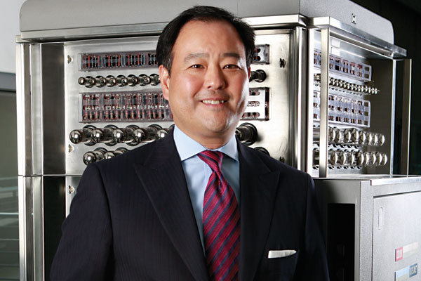 Jon Iwata, IBM
