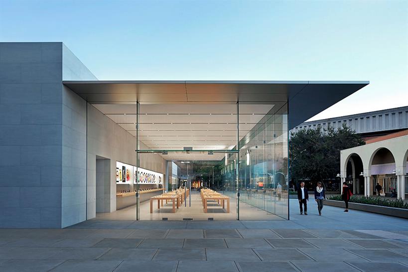 Slender roof covers Apple Store Stanford by Bohlin Cywinski Jackson