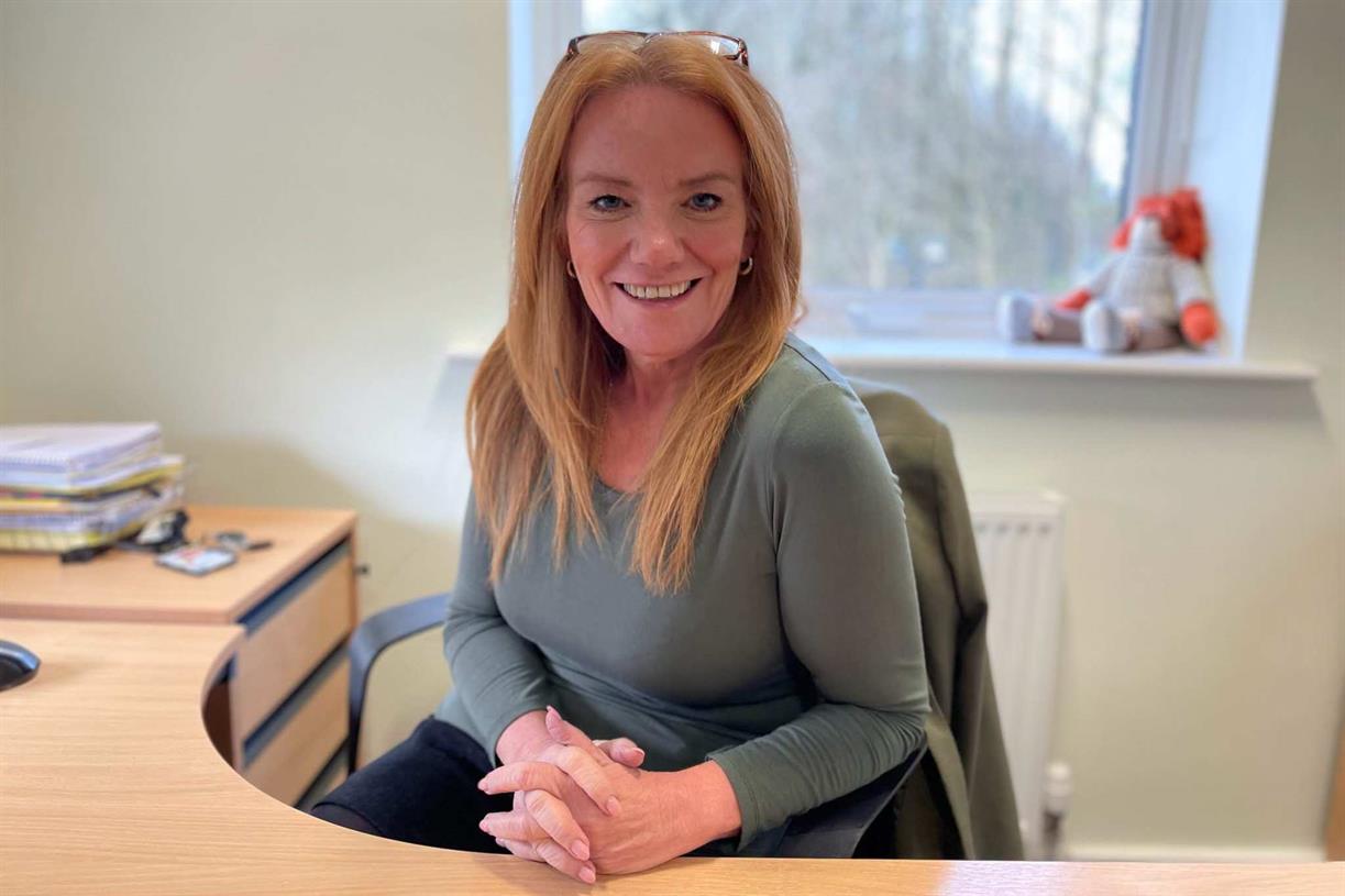 Hospice leader announces departure