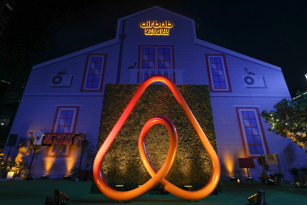 Airbnb hosts China event as it eyes market for growth