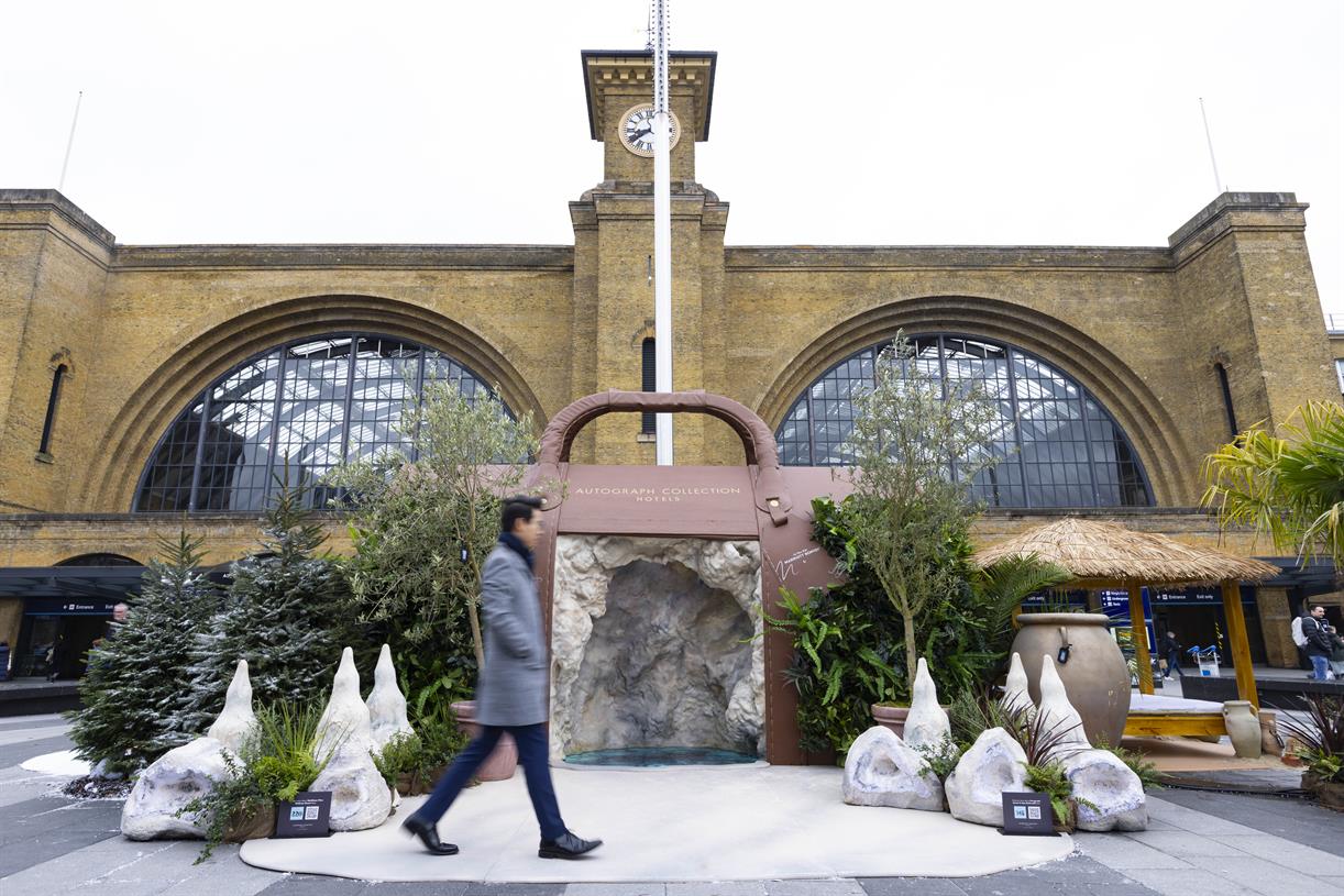 Autograph Collection Hotels leaves giant suitcase outside King’s Cross station