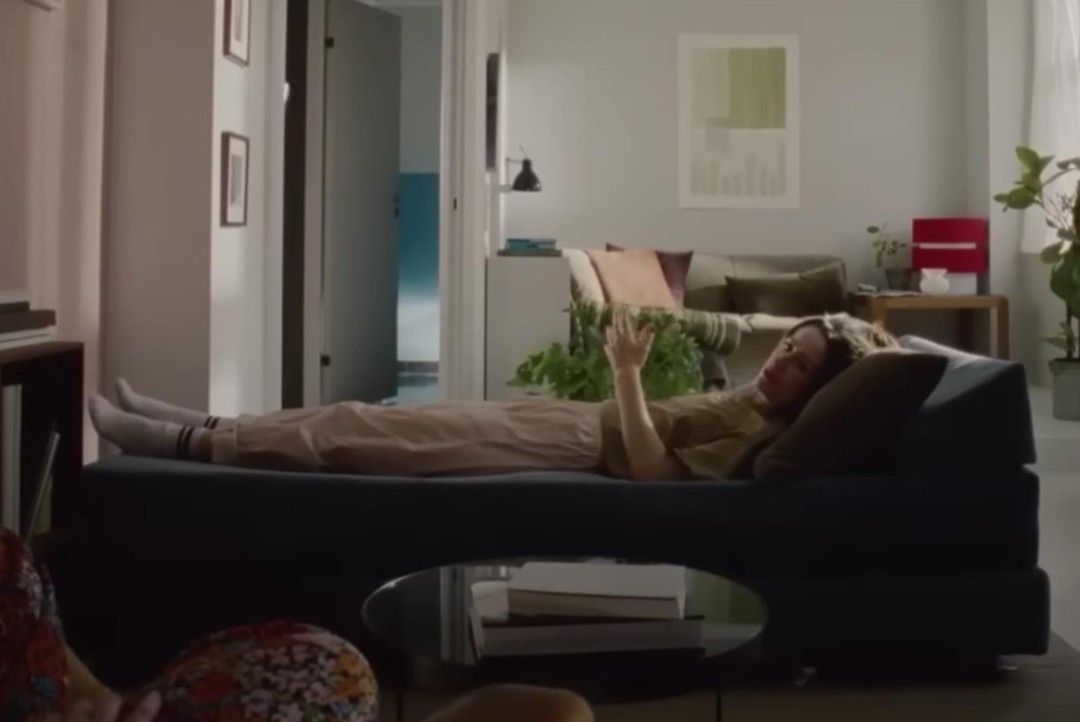 Samsung spot lures people into the ‘flip side’