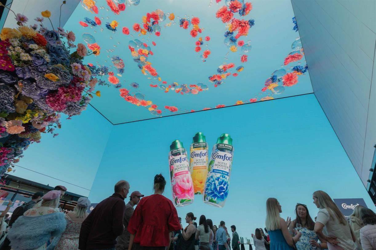 Comfort and Mindshare take over Outernet with multi-sensory floral campaign