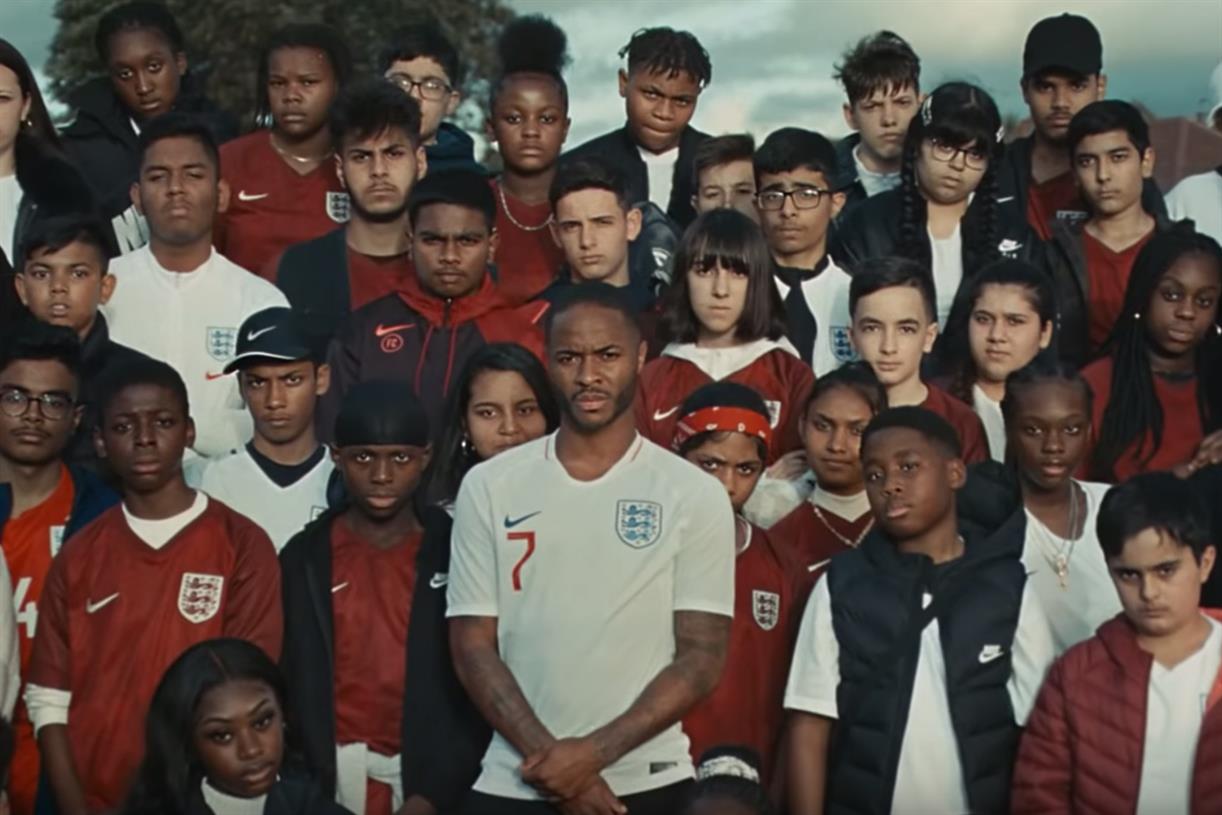 Astronave Eficiente Asociación Raheem Sterling gives back to Brent in Nike's latest spot