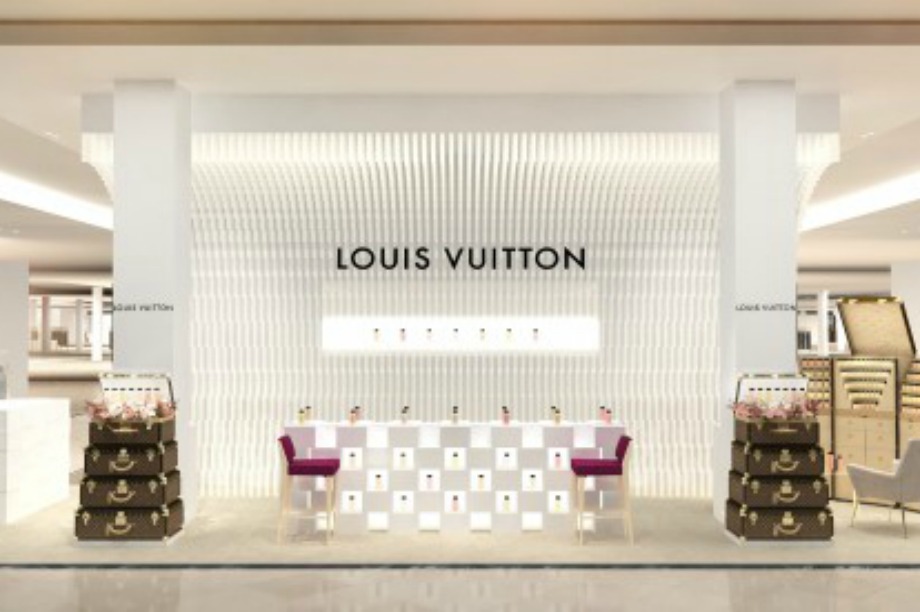 Louis Vuitton Pop Up at The Dubai Mall 🤍💫 @pardgroup @louisvuitton  @thedubaimall The installation is completely electroplated and to…
