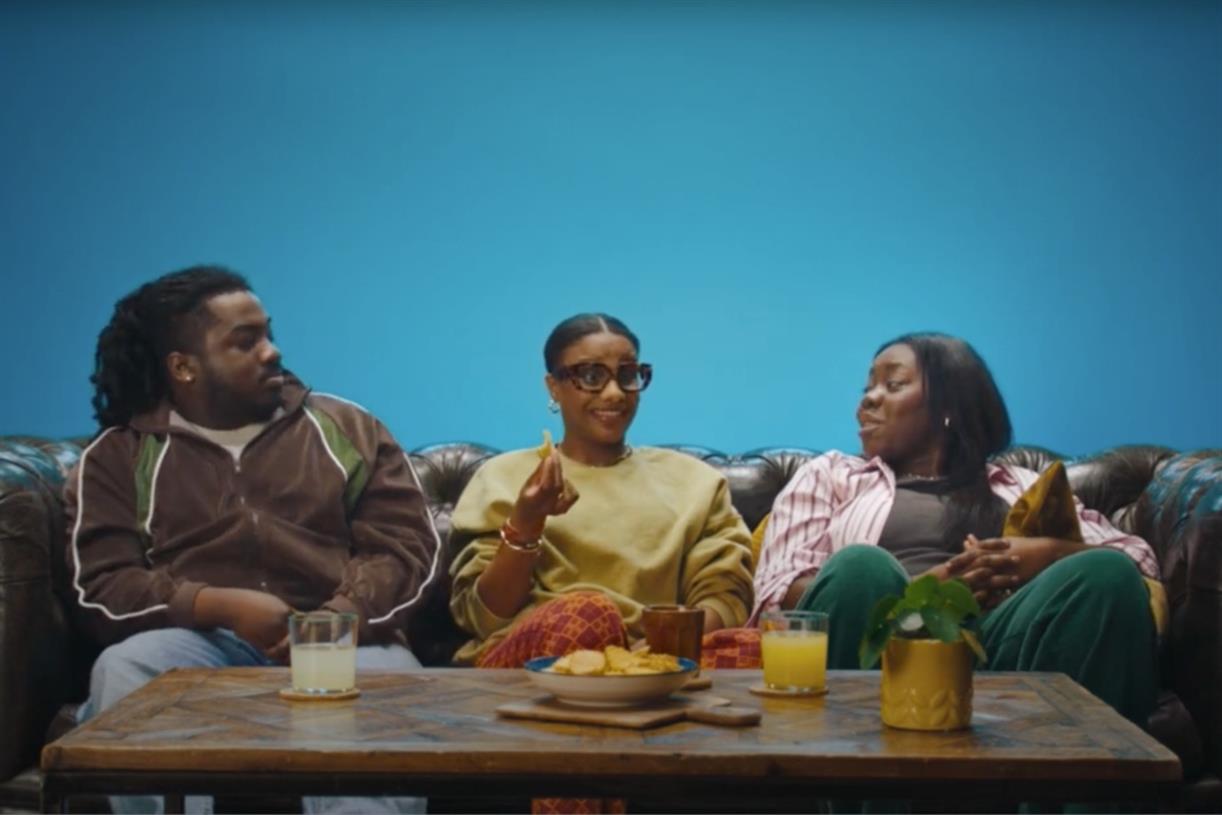 McCain ad features people trying to describe 'chip/crisp thingy' Vibes